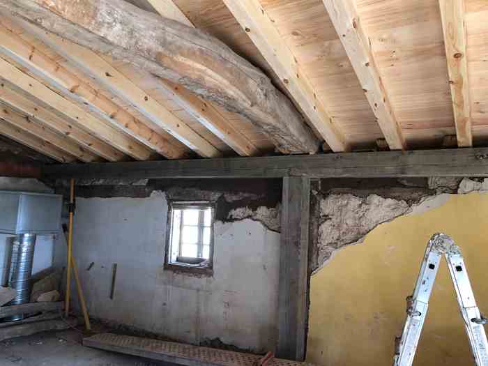 Restauración de cubierta en vivienda de Agés